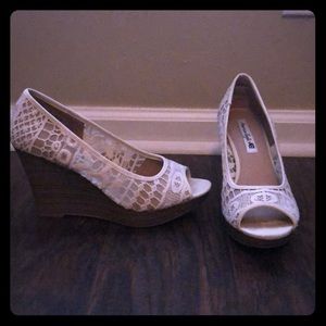 American Eagle peep toe cream wedges